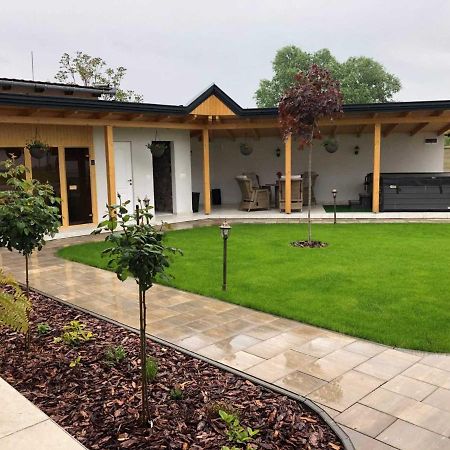Notarius Vendeghaz Bed & Breakfast Poroszlo Exterior photo