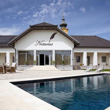 Notarius Vendeghaz Bed & Breakfast Poroszlo Exterior photo