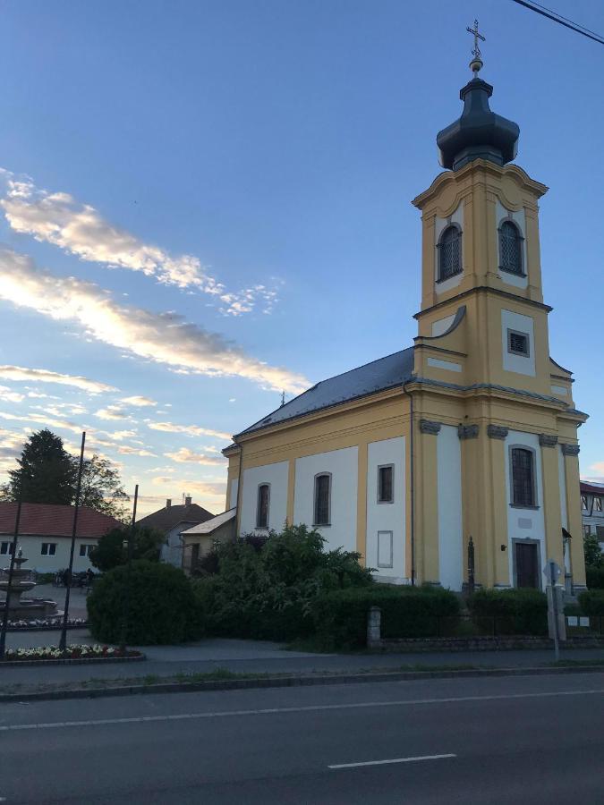 Notarius Vendeghaz Bed & Breakfast Poroszlo Exterior photo