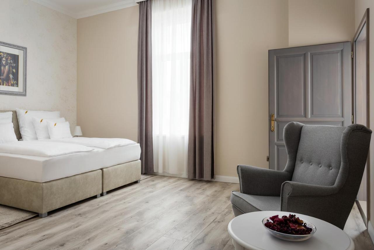 Notarius Vendeghaz Bed & Breakfast Poroszlo Exterior photo